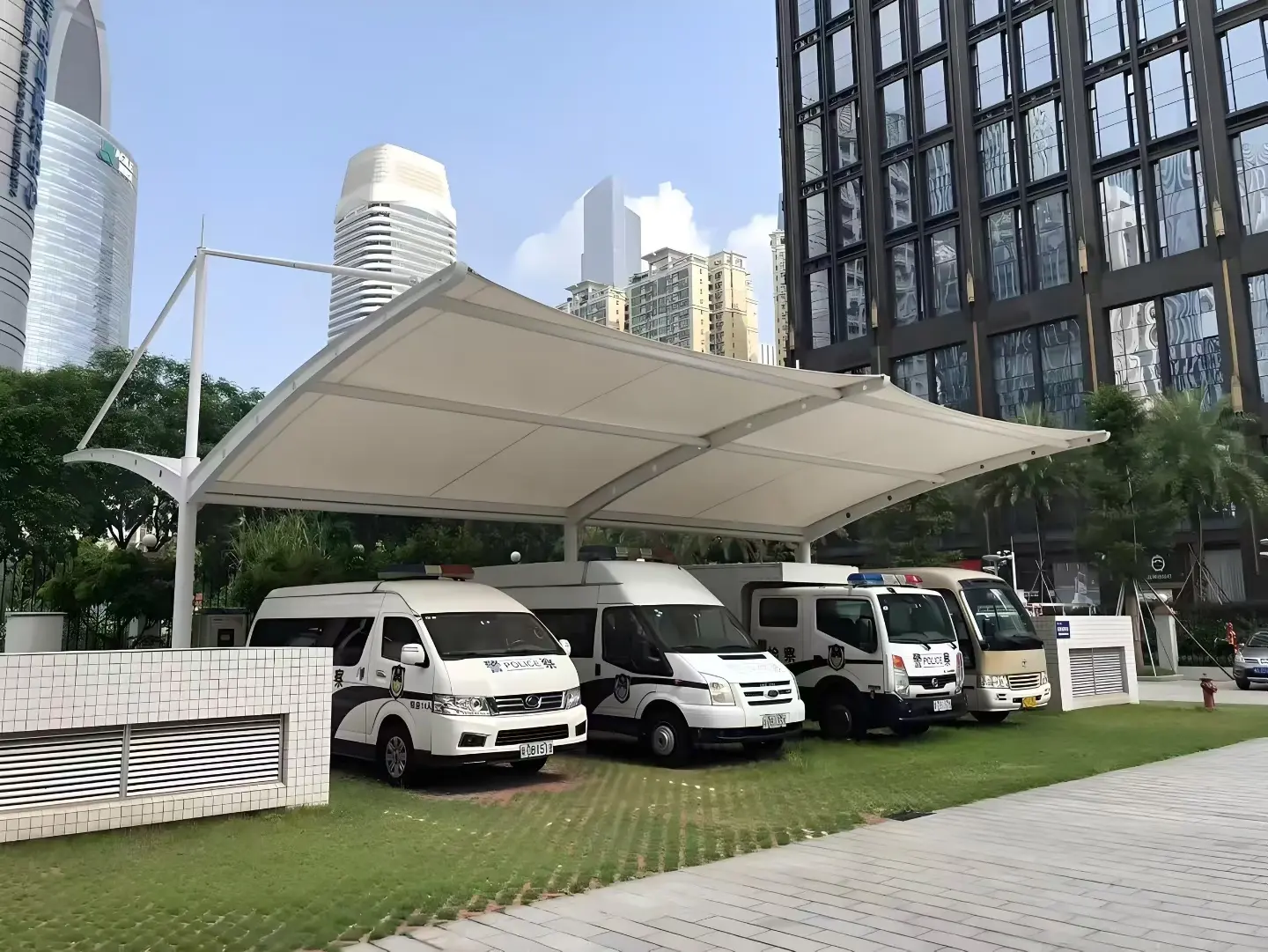 贵州正安膜结构车棚怎么选？山地多雨高湿环境，园区物业采购避坑指南