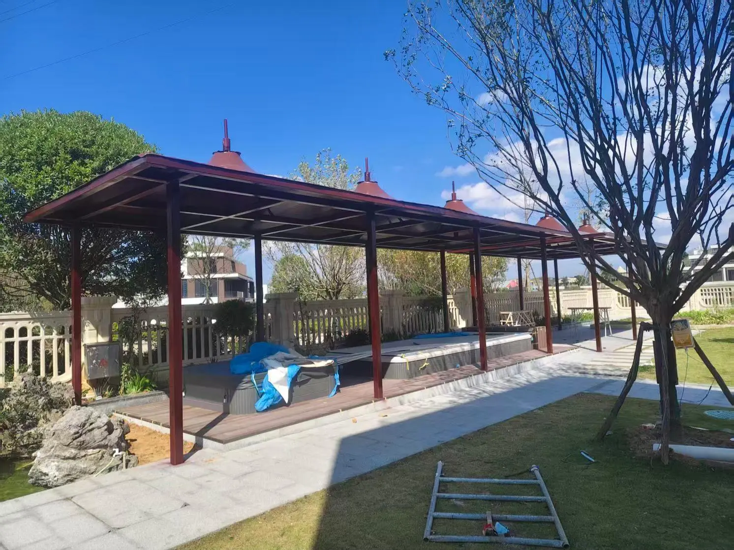贵州正安园区小区膜结构停车棚怎么选?本地源头工厂拆解三大坑,避开返修翻倍成本